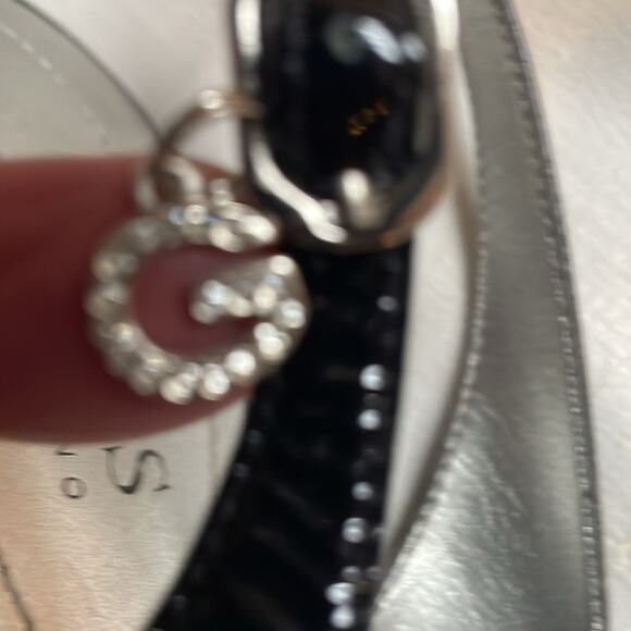 GUESS Black Patent Open Toe Wedge Heel. 7M - Picture 4 of 7